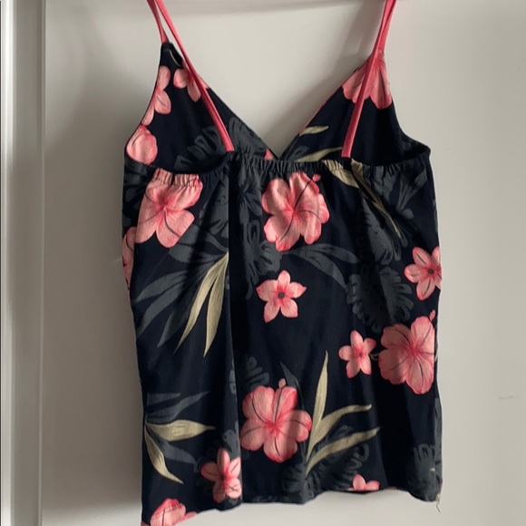 Floral elegant  top - Picture 4 of 5